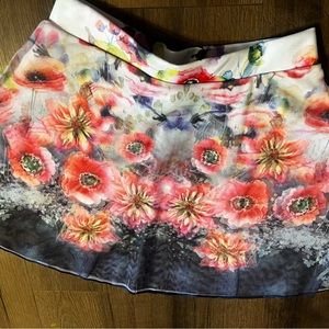 Size M ~ Miniskirt Rue21 *Brand New!! Sheer floral flared hemline